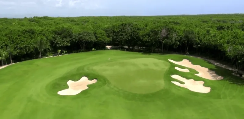 Rr95x2yhc2 Golf course hard rock 3