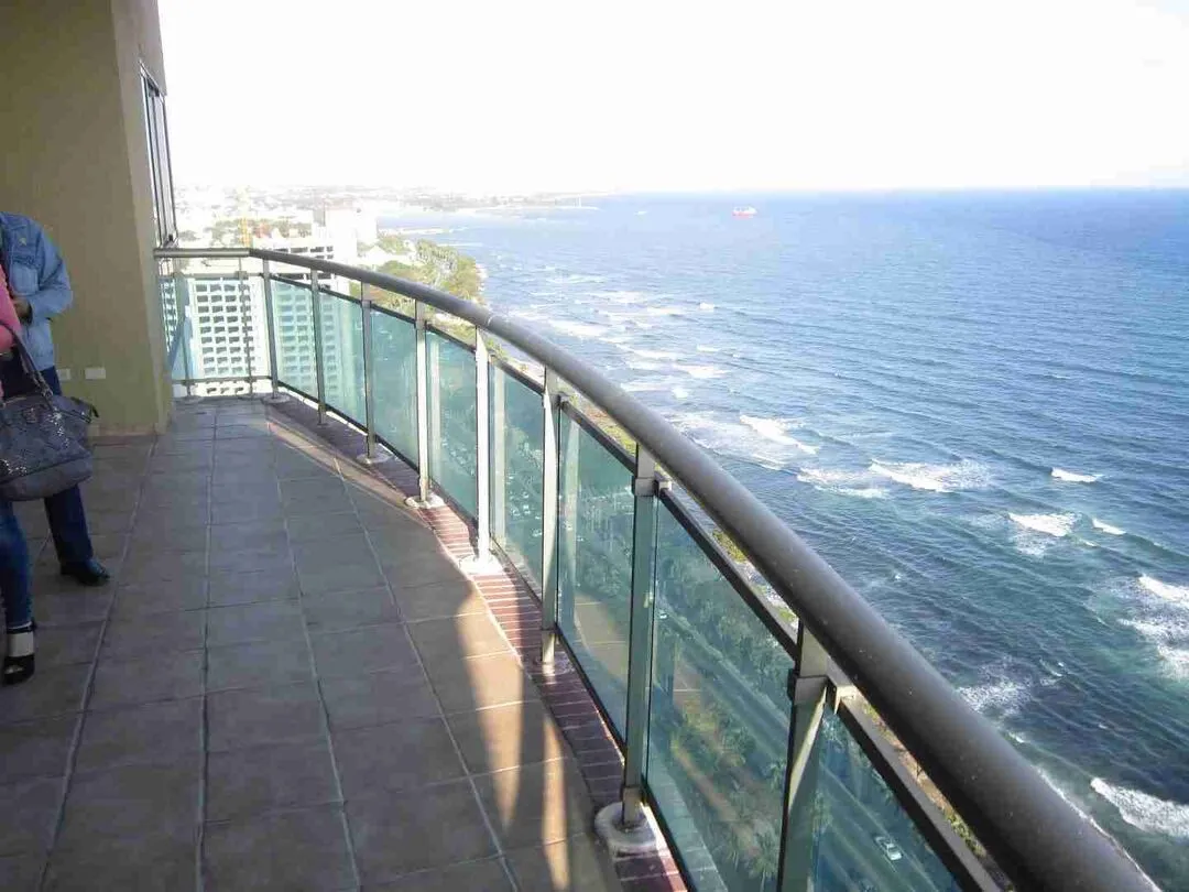 Condo de trois chambres à vendre avec vue sur la mer au Malecon Center, Saint-Domingue