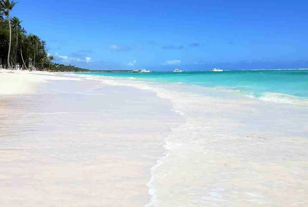 Los Corales Beach 3 4