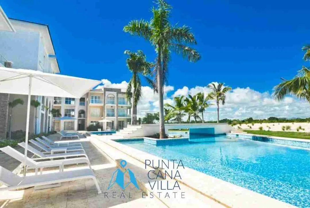 Captivating 1 BDR Punta Cana Apartment for sale golf and lake