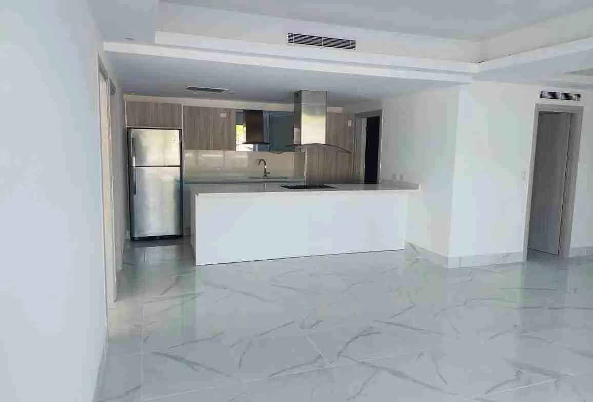 Exclusive 2 Apartment for sale with 2 balconies and beach access 1