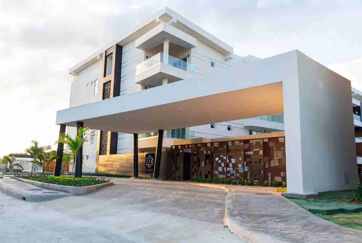 Exclusive 2 Apartment for sale with 2 balconies and beach access 8
