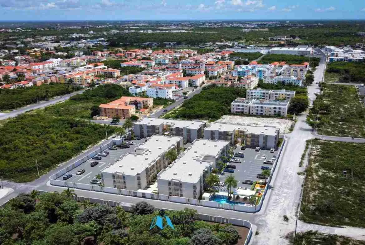 Luxurious three bedroom condo for sale in Bavaro, Punta Cana with balcony ()