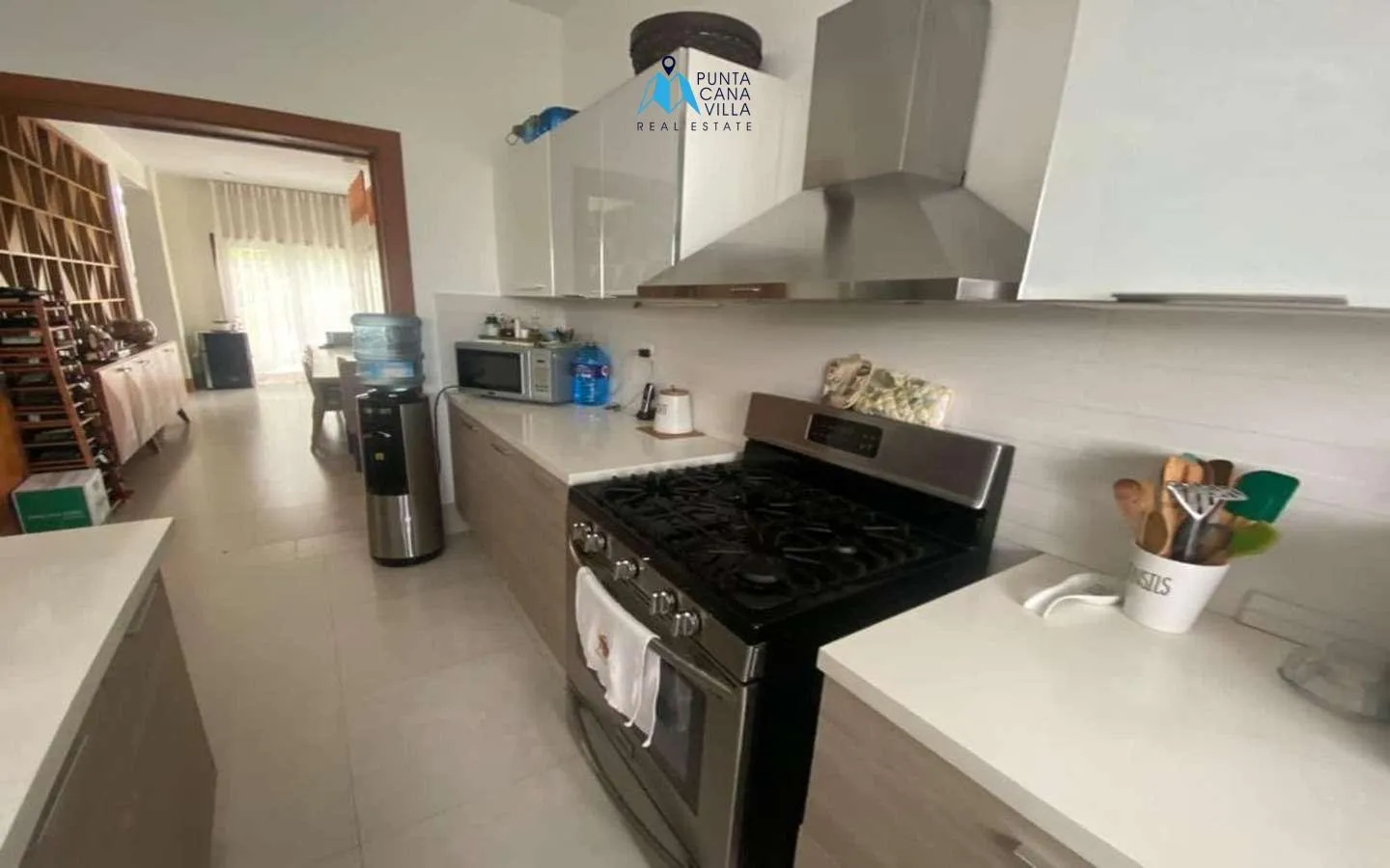 Elegant Five Bedroom Villa For Sale In Bavaro, Punta Cana ()
