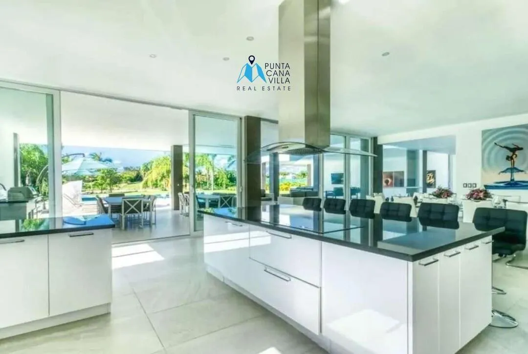 Las Palmas , Six Bedroom Villa For Sale in Cap cana, Punta Cana ()