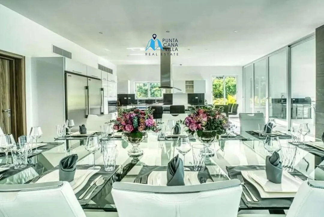 Las Palmas , Six Bedroom Villa For Sale in Cap cana, Punta Cana ()