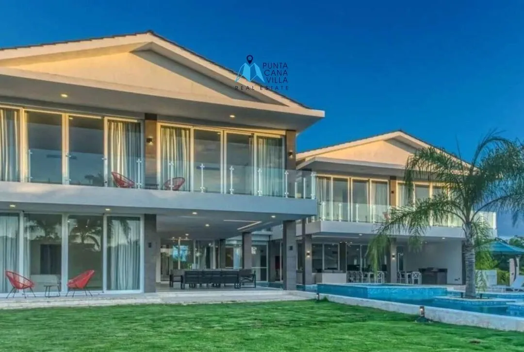 Las Palmas , Six Bedroom Villa For Sale in Cap cana, Punta Cana ()