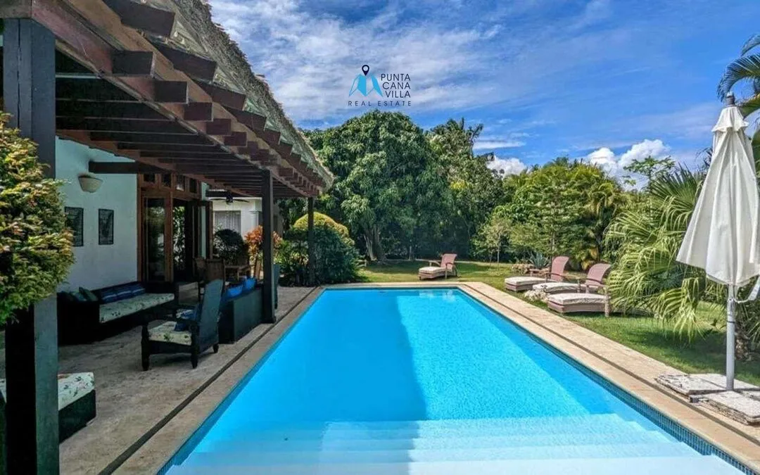 For sale in Punta Cana, four bedroom villa in Caleton Cap Cana () For sale in Punta Cana, four bedroom villa in Caleton Cap Cana ()