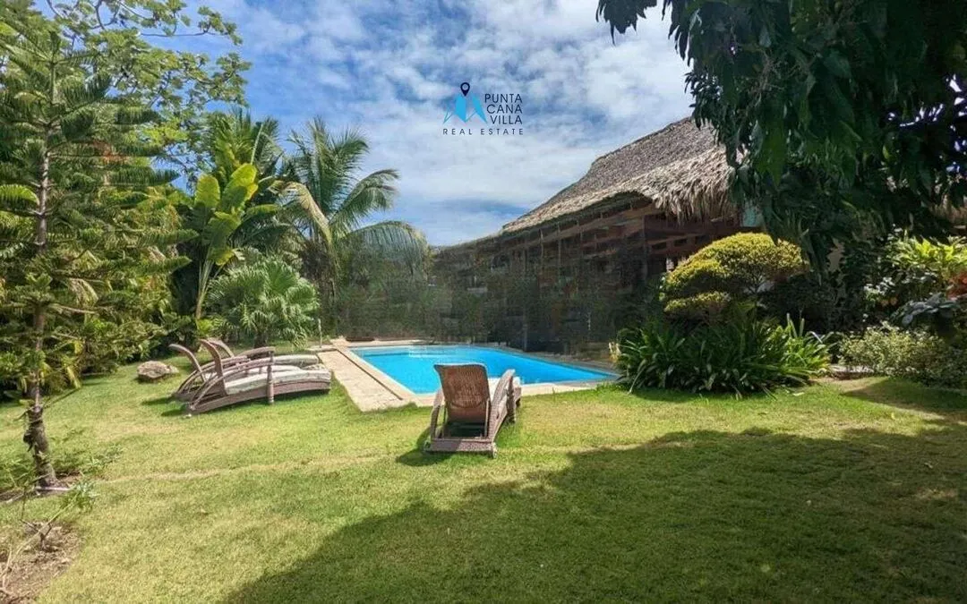 For sale in Punta Cana, four bedroom villa in Caleton Cap Cana () For sale in Punta Cana, four bedroom villa in Caleton Cap Cana ()