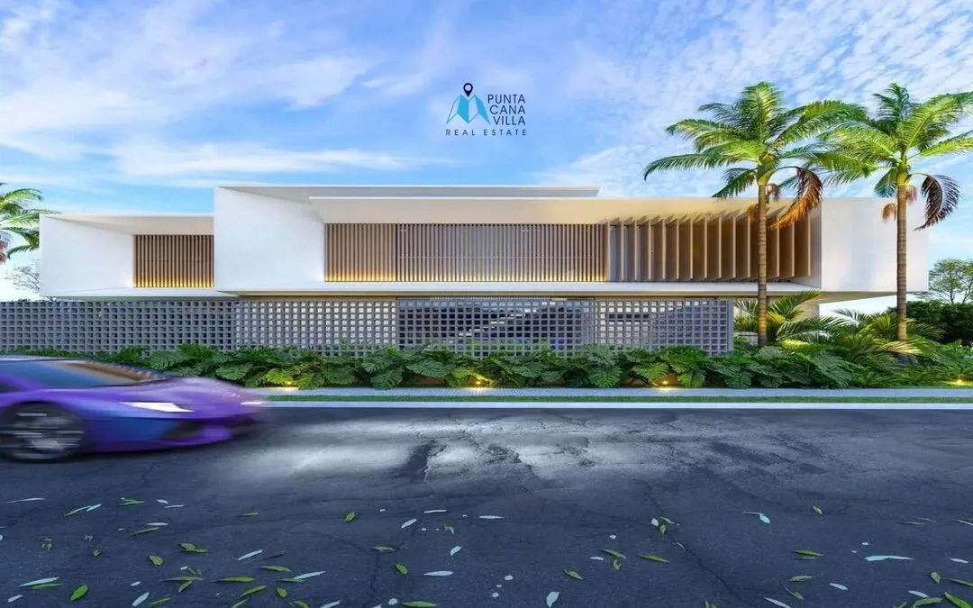 For sale in Punta Cana, four bedroom villa in Punta Cana Village ()