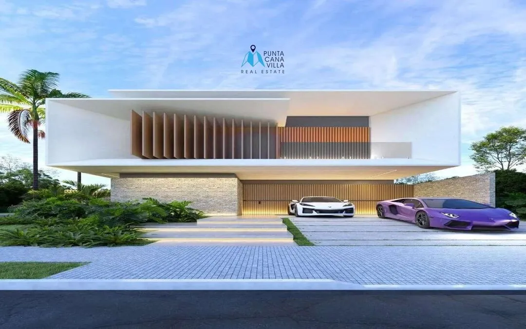 For sale in Punta Cana, four bedroom villa in Punta Cana Village ()