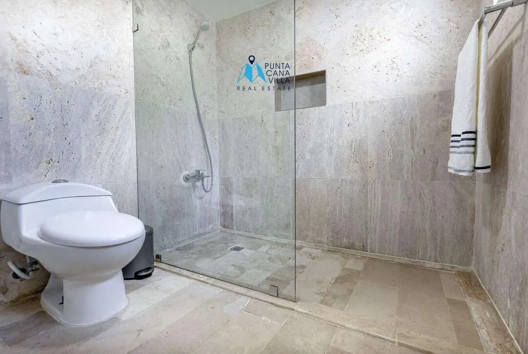 Condos for sale in Bavaro, Punta Cana, One bedroom apartment with views of the pool, ID ()