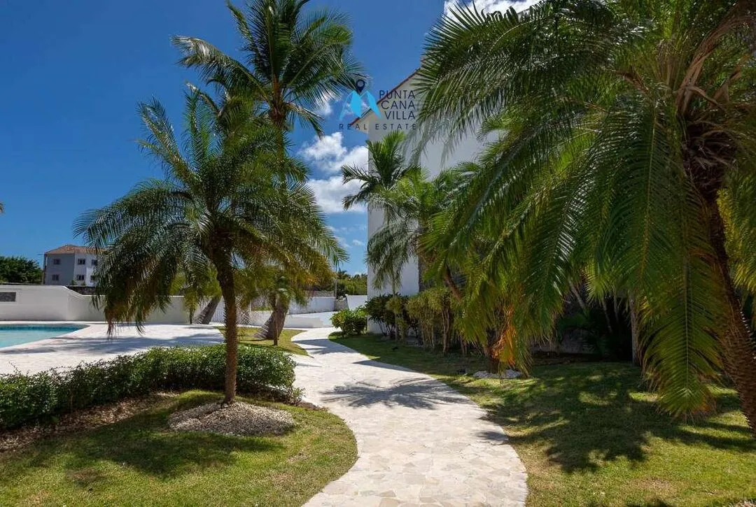 Condos for sale in Bavaro, Punta Cana, One bedroom apartment with views of the pool, ID ()