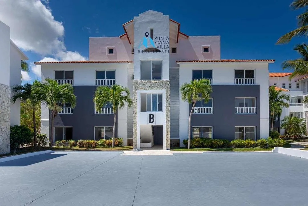 Condos for sale in Bavaro, Punta Cana, One bedroom apartment with views of the pool, ID ()