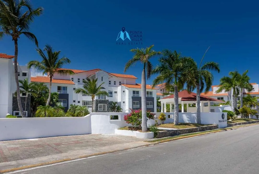 Condos for sale in Bavaro, Punta Cana, One bedroom apartment with views of the pool, ID ()