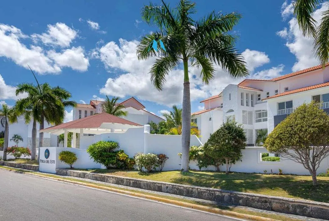 Condos for sale in Bavaro, Punta Cana, One bedroom apartment with views of the pool, ID ()