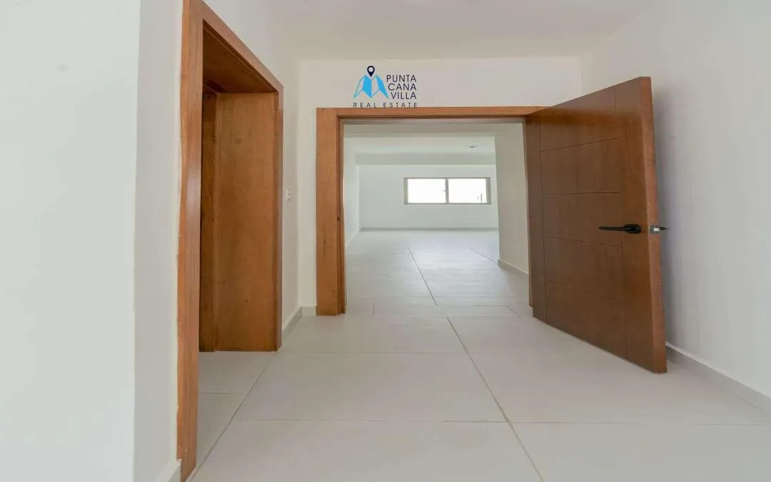 For sale in Bavaro, four bedroom villa in Velero at Punta Cana ()
