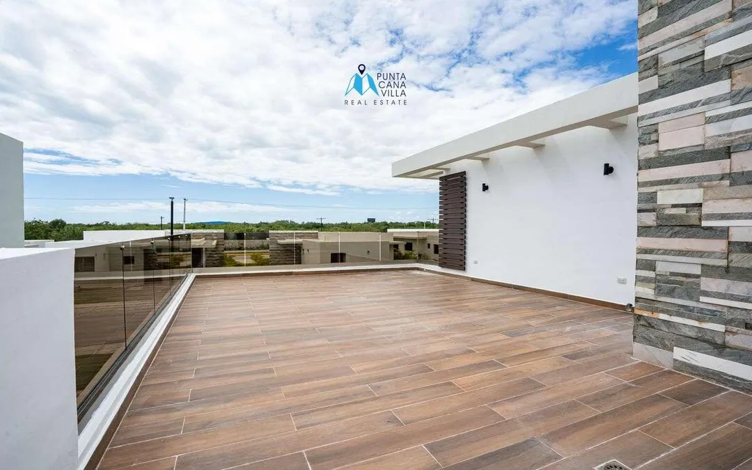 For sale in Bavaro, four bedroom villa in Velero at Punta Cana ()