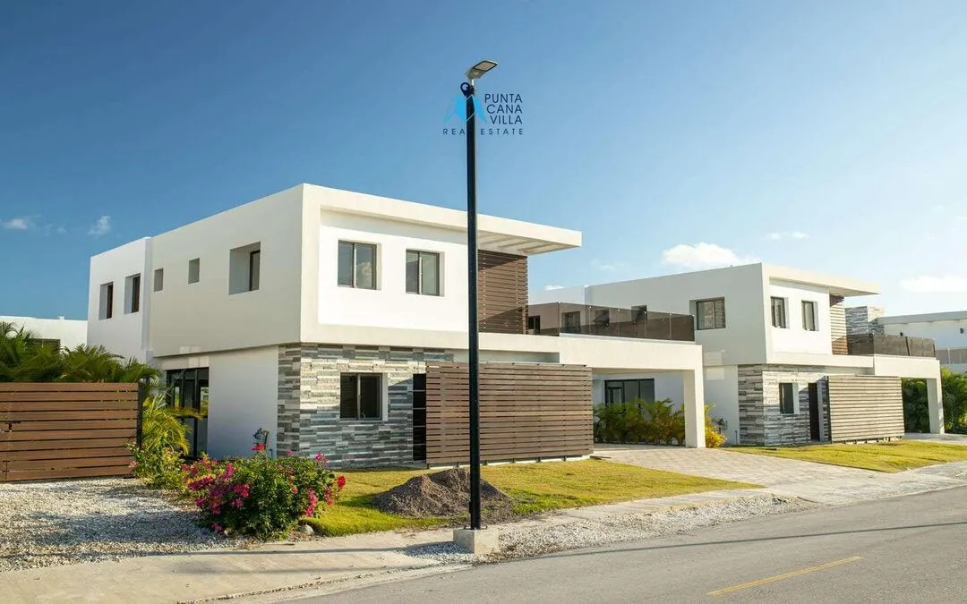 For sale in Bavaro, four bedroom villa in Velero at Punta Cana ()