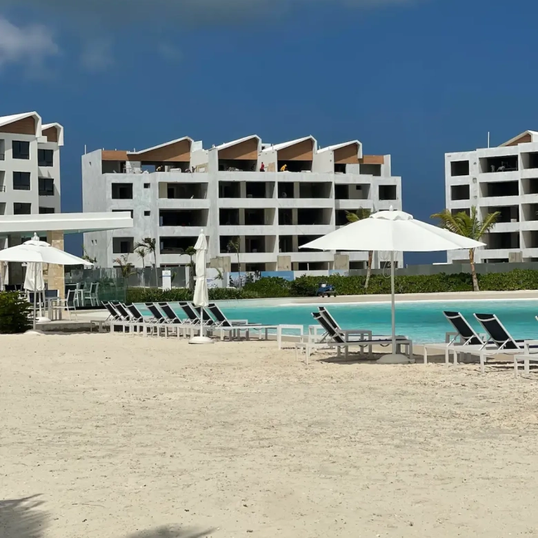 ID , The Beach, condo 1 chambre à vendre dans le centre de Punta Cana avec terrasse ()