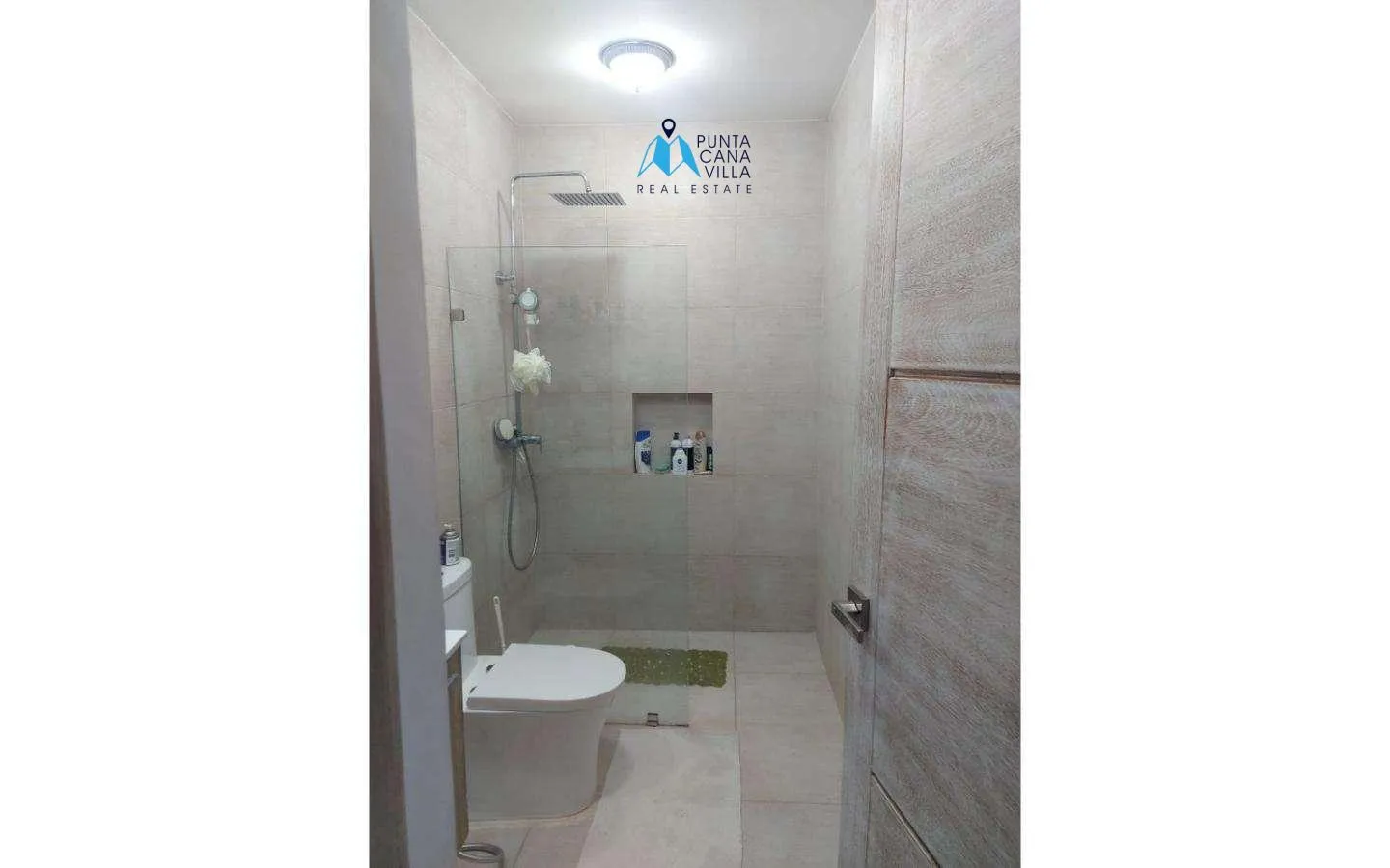 Spacious three bedroom condo for sale in Punta Cana Village ()