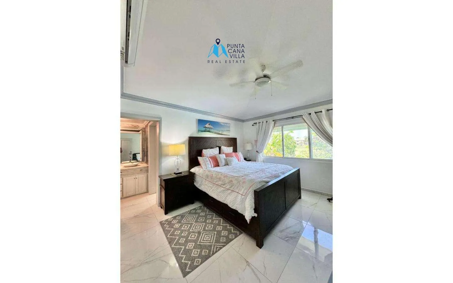 Cocotal Four Bedroom Villa For Sale In Bavaro () Cocotal Four Bedroom Villa For Sale In Bavaro ()