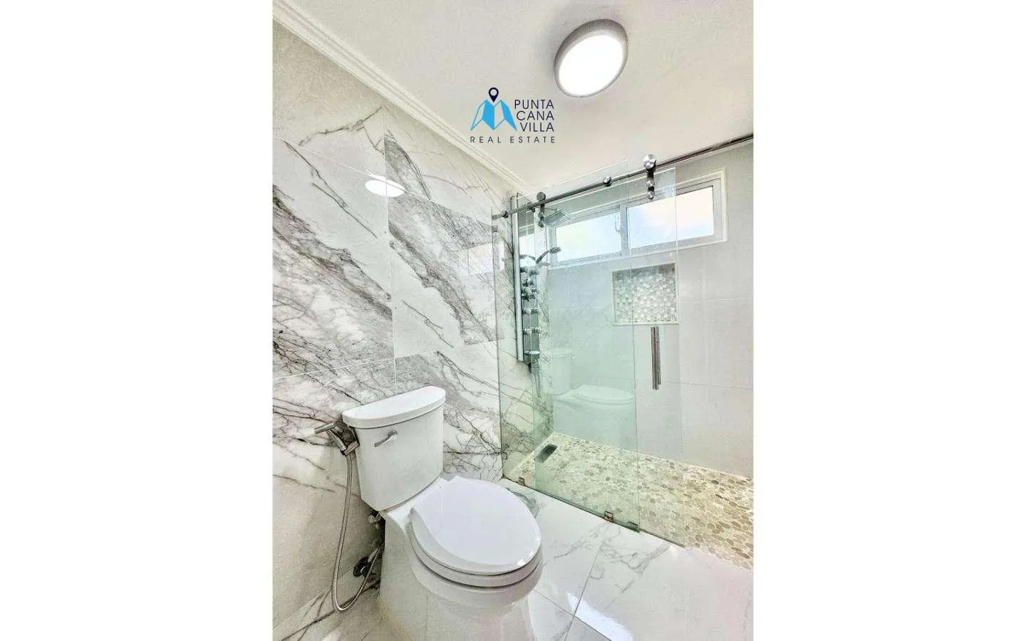 Cocotal Four Bedroom Villa For Sale In Bavaro () Cocotal Four Bedroom Villa For Sale In Bavaro ()