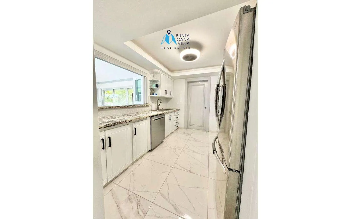 Cocotal Four Bedroom Villa For Sale In Bavaro () Cocotal Four Bedroom Villa For Sale In Bavaro ()