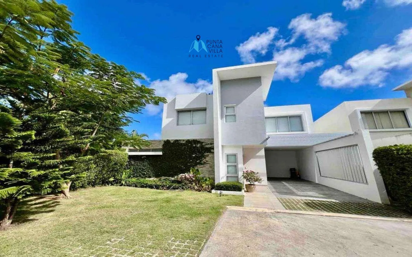 Bavaro Three bedroom villa for sale in Downtown Punta Cana ()