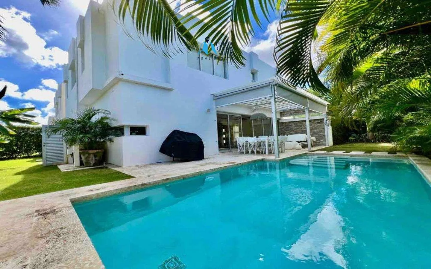 Bavaro Three bedroom villa for sale in Downtown Punta Cana ()
