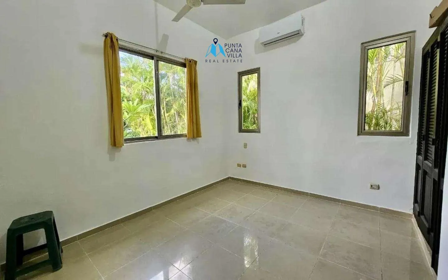 Charming three bedroom villa for sale in Punta Cana Village ()