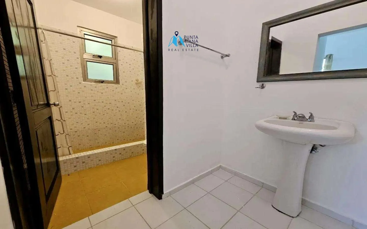 Charming three bedroom villa for sale in Punta Cana Village ()