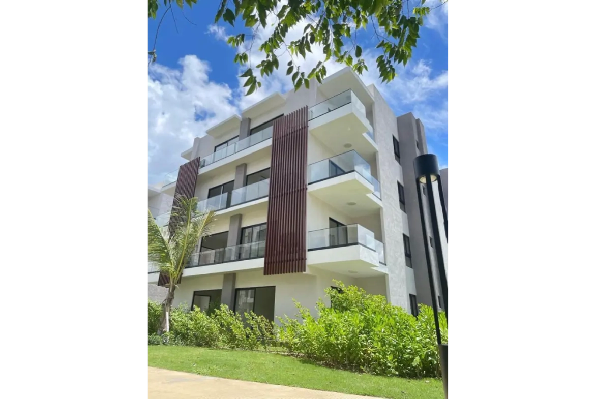 ID , Three Bedroom Apartment with Golf Course Access for Sale at Panorama Lake in Vista Cana, Punta Cana ()