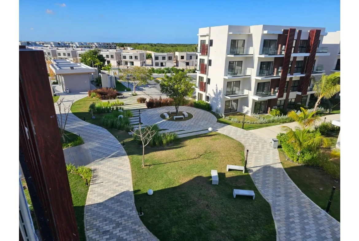 ID , Three Bedroom Apartment with Golf Course Access for Sale at Panorama Lake in Vista Cana, Punta Cana ()