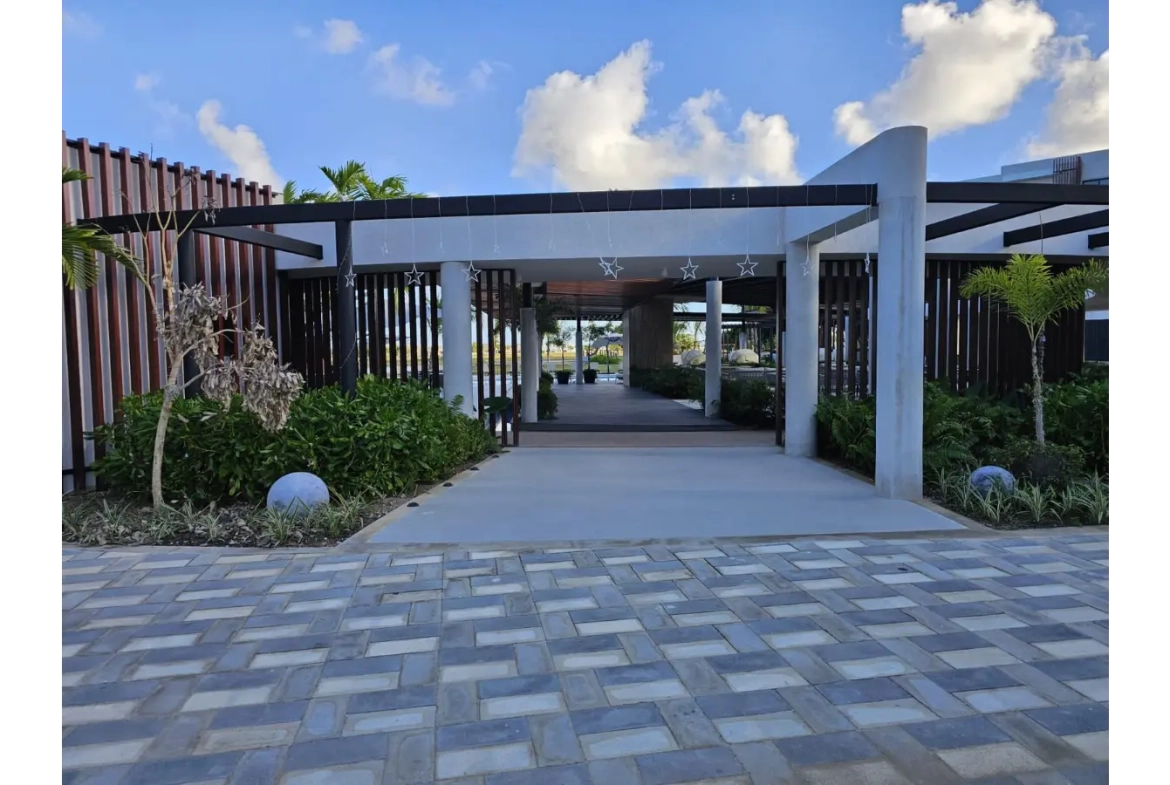 ID , Three Bedroom Apartment with Golf Course Access for Sale at Panorama Lake in Vista Cana, Punta Cana ()