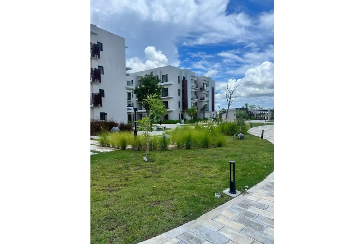 ID , Three Bedroom Apartment with Golf Course Access for Sale at Panorama Lake in Vista Cana, Punta Cana ()