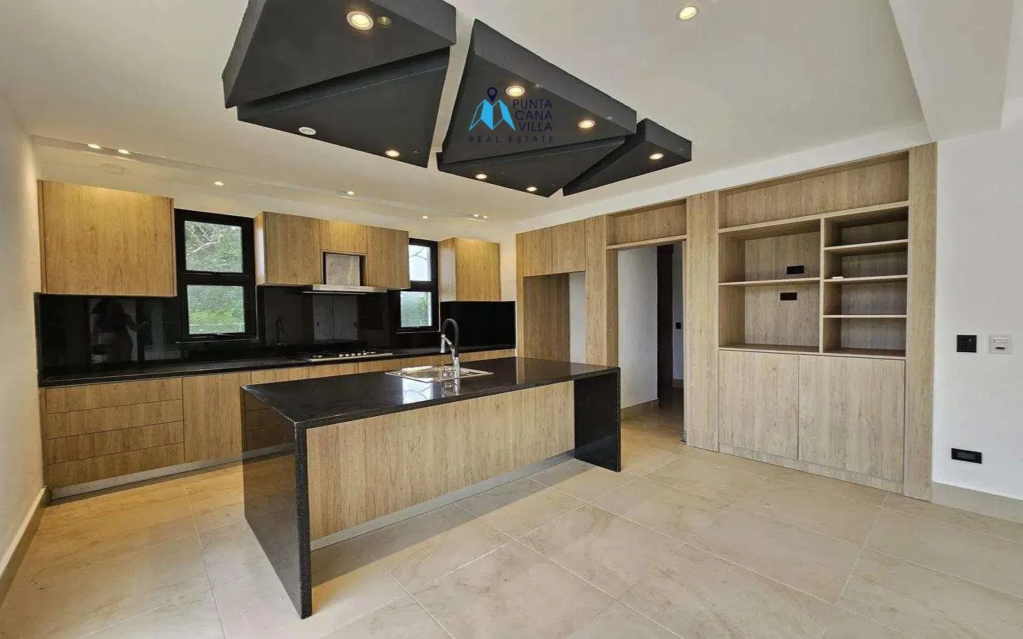 Stunning four bedroom villa for sale in Punta Cana Village ()