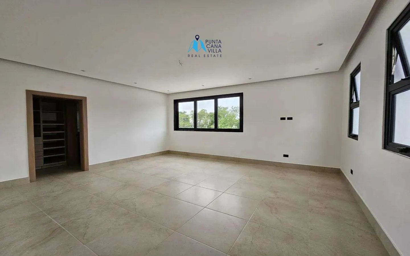 Stunning four bedroom villa for sale in Punta Cana Village ()