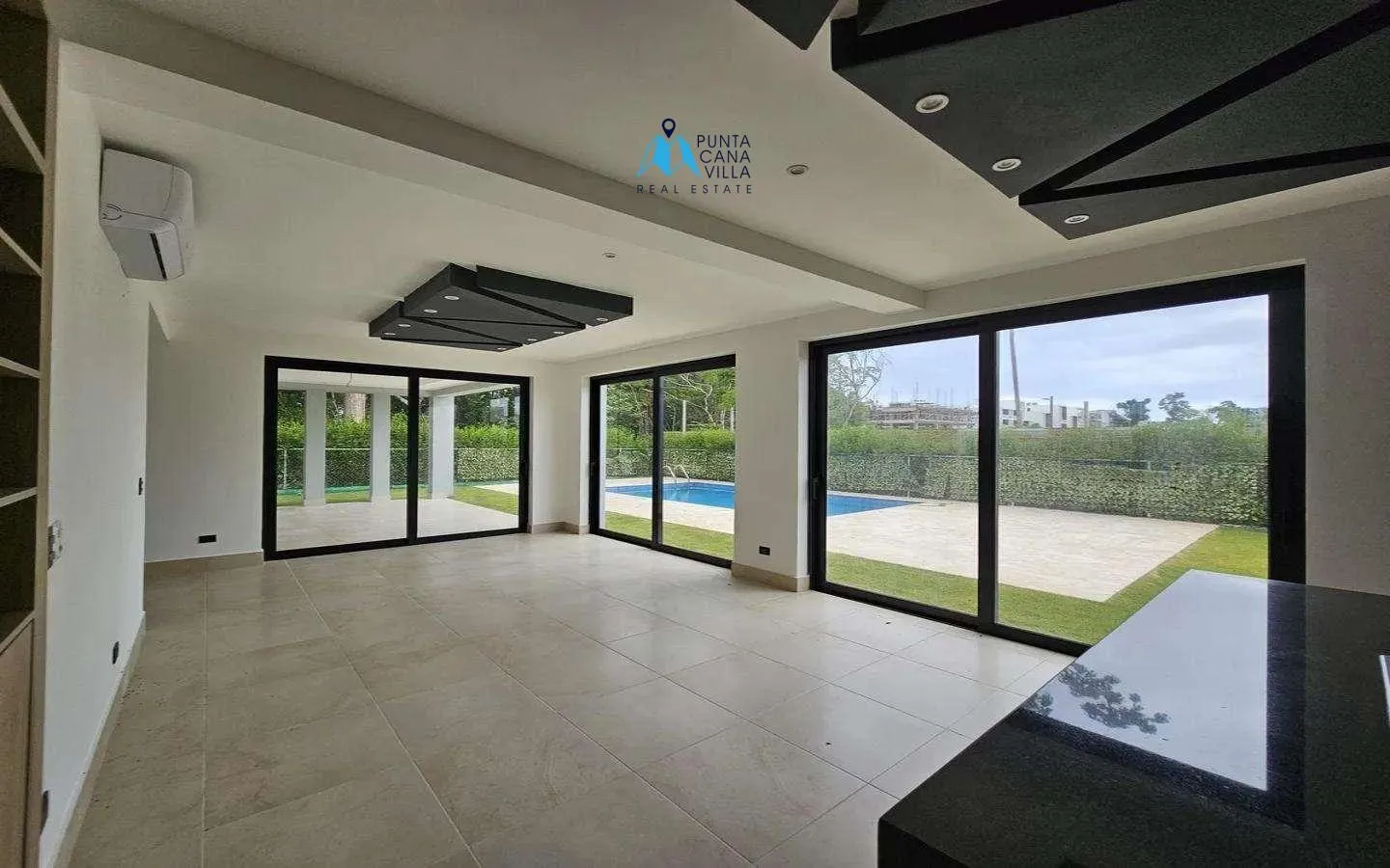 Stunning four bedroom villa for sale in Punta Cana Village ()
