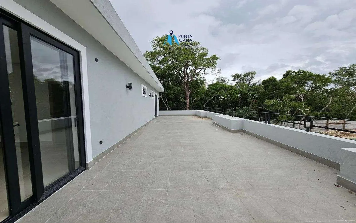 Stunning four bedroom villa for sale in Punta Cana Village ()