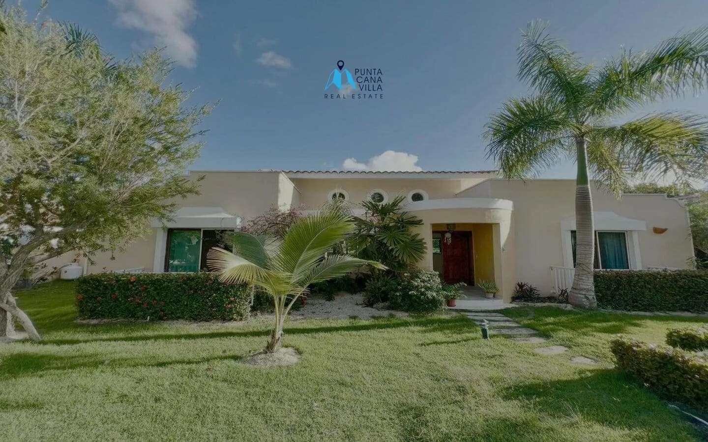 Cocotal: Spacious Three Bedroom Villa For Sale With Beautiful Golf Course View