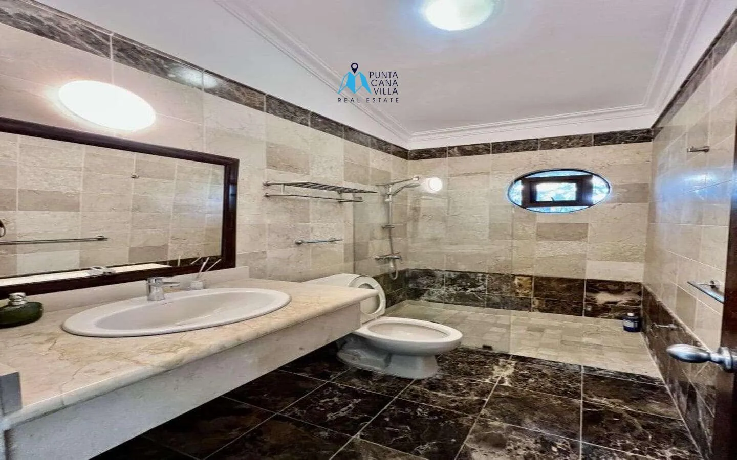 Spacious Three Bedroom Villa For Sale In Cocotal With Beautiful Views ()