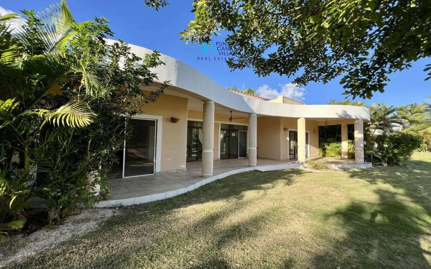 Spacious Three Bedroom Villa For Sale In Cocotal With Beautiful Views ()
