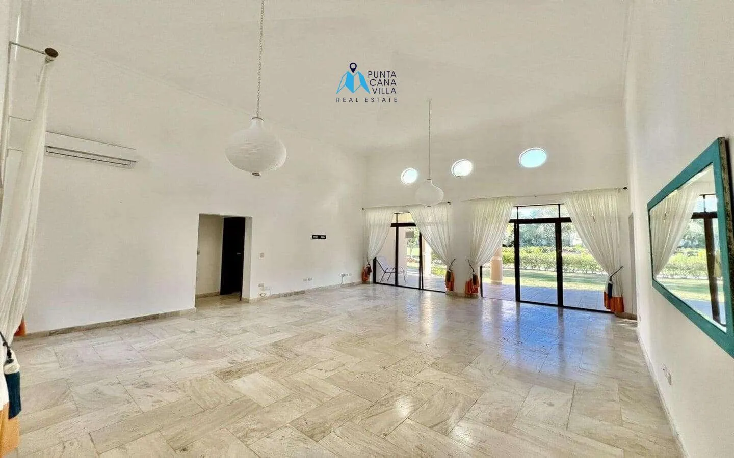 Spacious Three Bedroom Villa For Sale In Cocotal With Beautiful Views ()