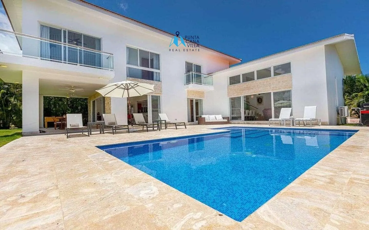 Cocotal Modern Five Bedroom Villa For Sale In Bavaro ()