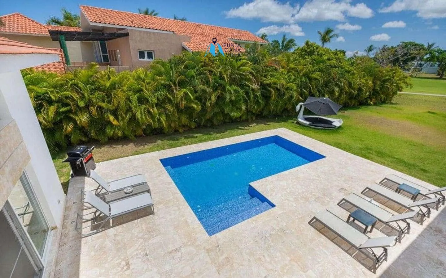 Cocotal Modern Five Bedroom Villa For Sale In Bavaro ()