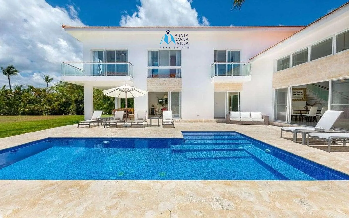 Cocotal Modern Five Bedroom Villa For Sale In Bavaro ()