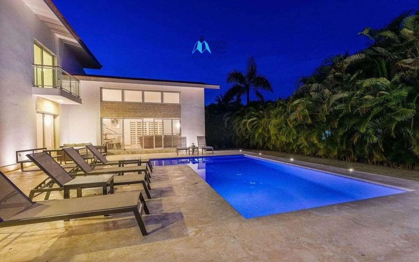 Cocotal Modern Five Bedroom Villa For Sale In Bavaro ()