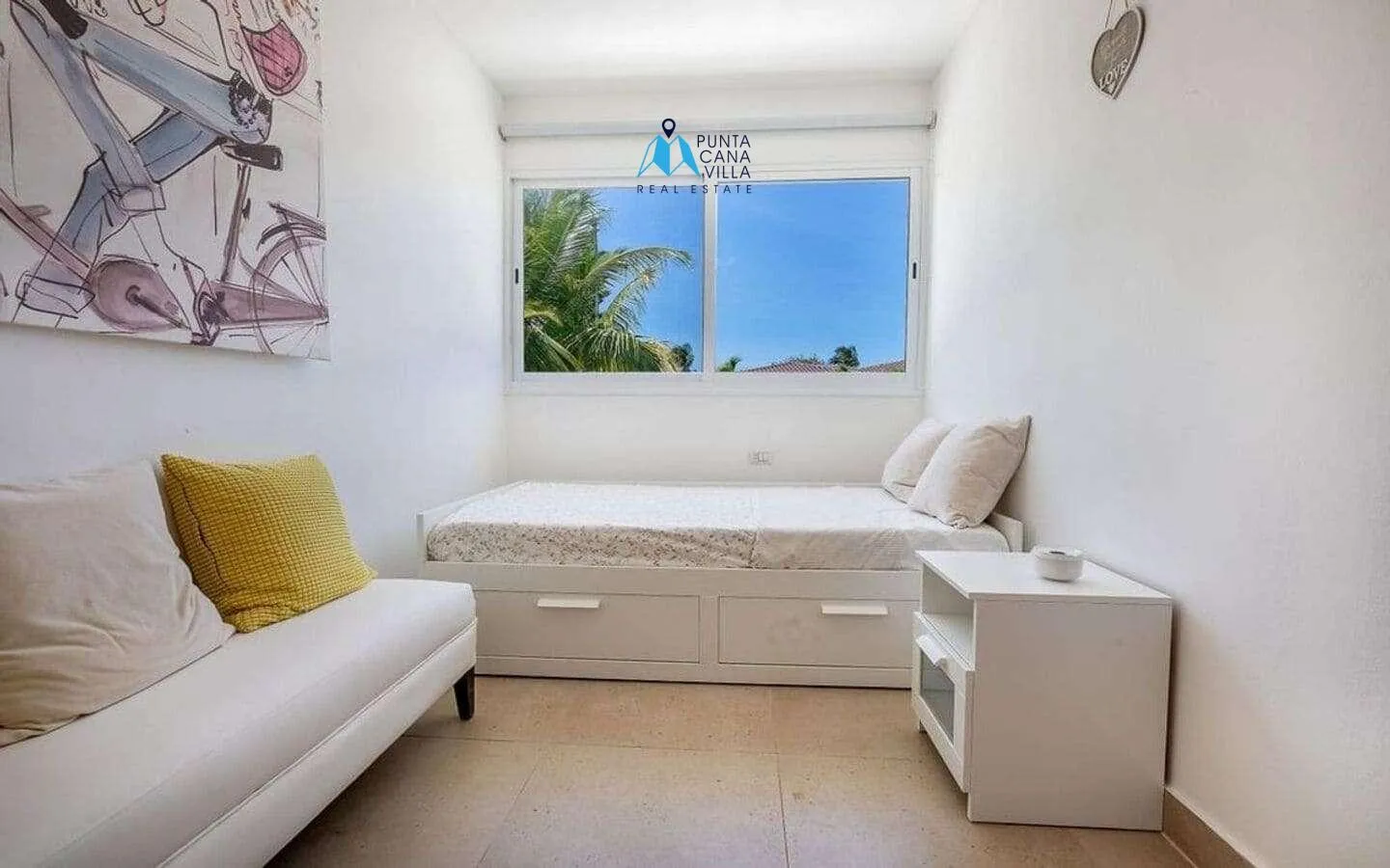 Cocotal Modern Five Bedroom Villa For Sale In Bavaro ()