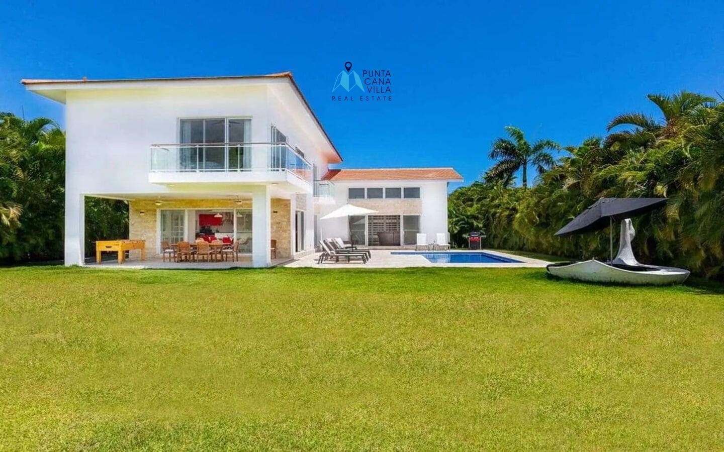Cocotal: Modern Five Bedroom Villa For Sale In Bavaro